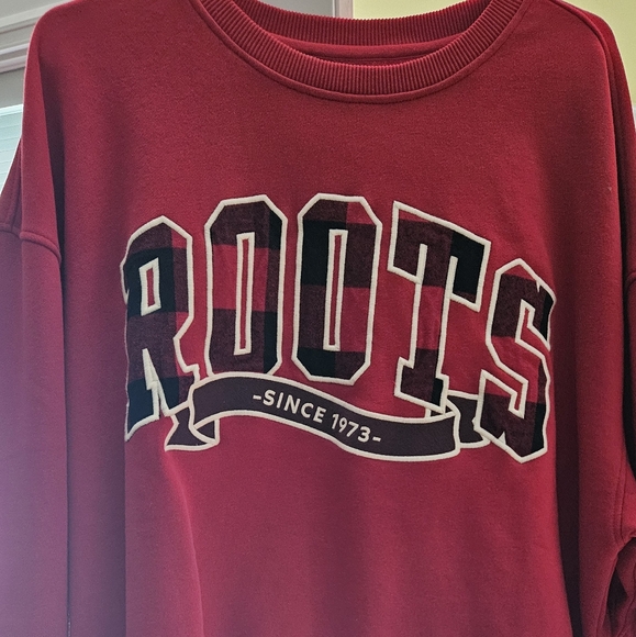 BNWT ROOTS SWEATER - Picture 1 of 5